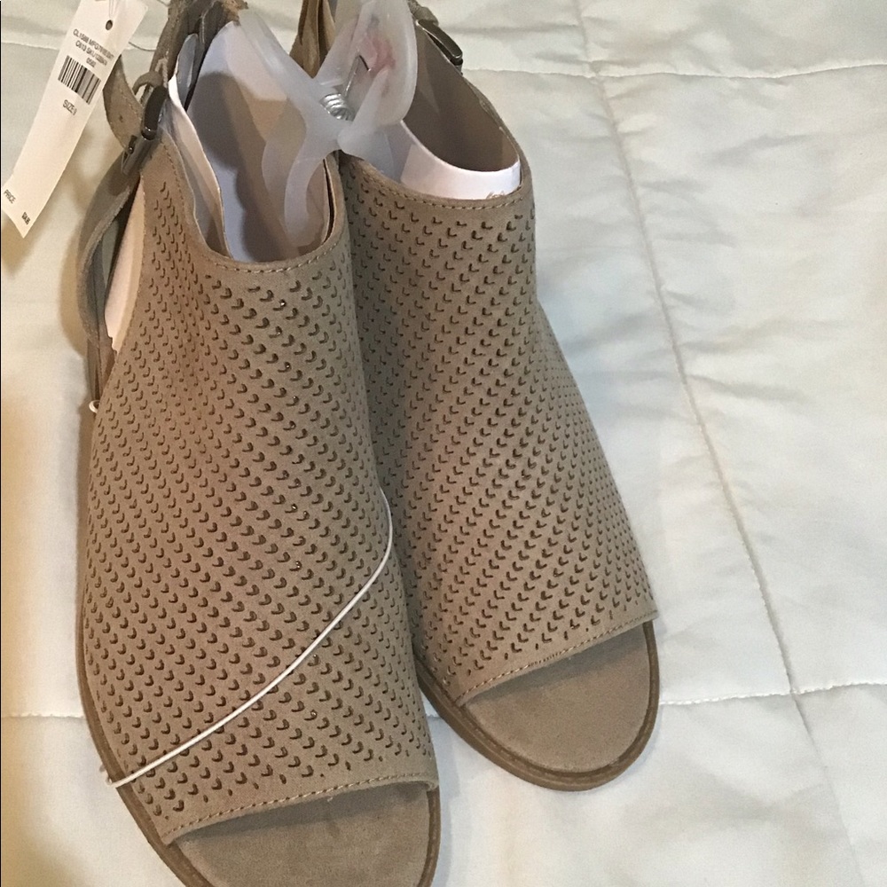NWT Justice Sandals